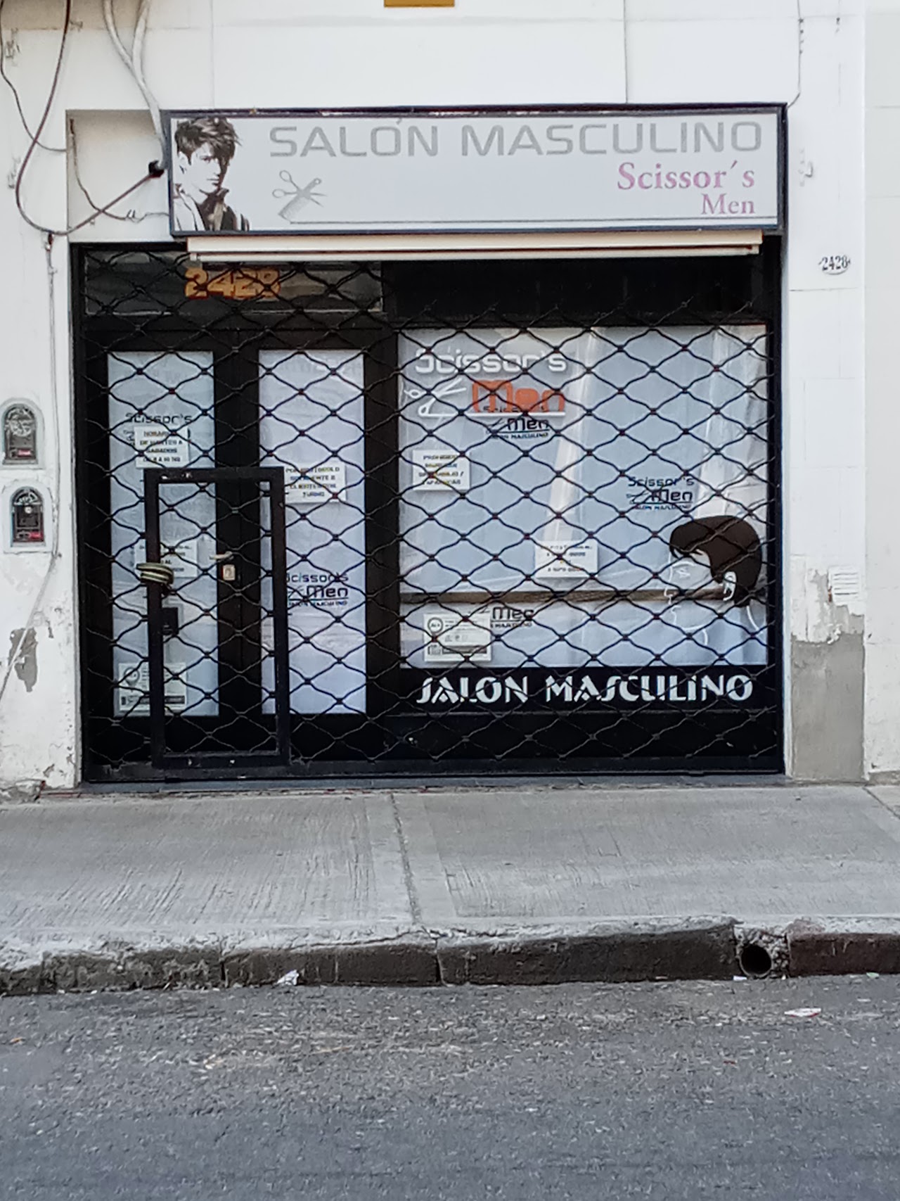 Nuestra fachada en Manuela Pedraza